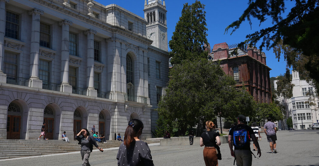 Why Colleges Can’t Quit the U.S. News Rankings