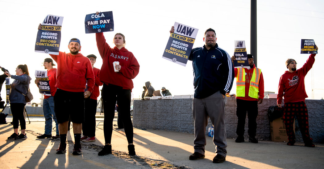 Battle Over Electric Vehicles Is Central to Auto Strike