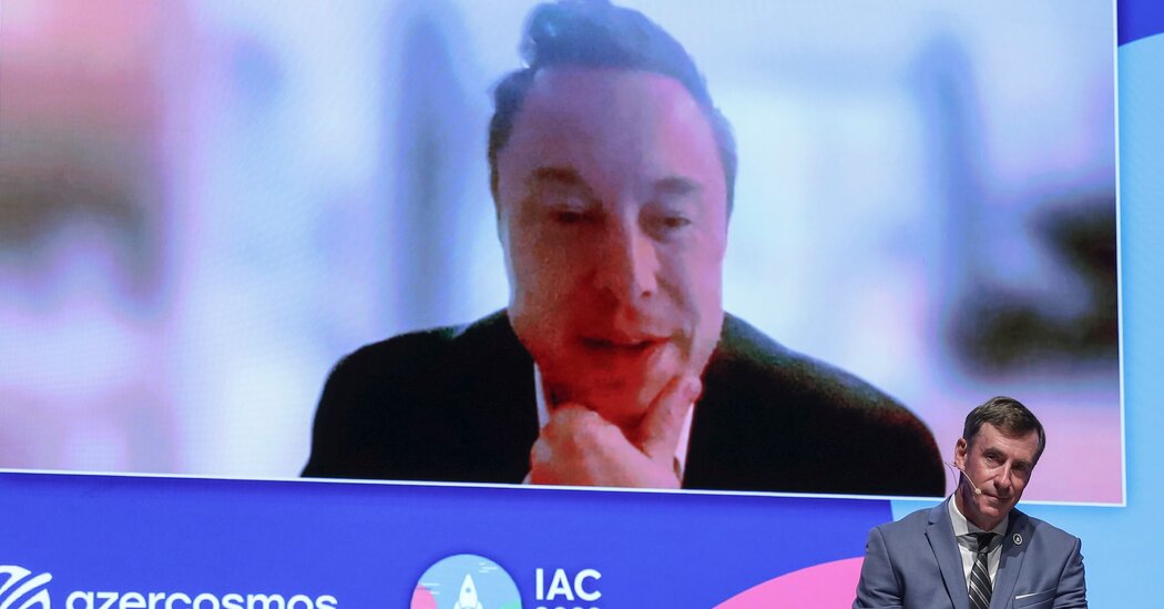 Elon Musk Says SpaceX Could Land on Mars in 3 to 4 Years