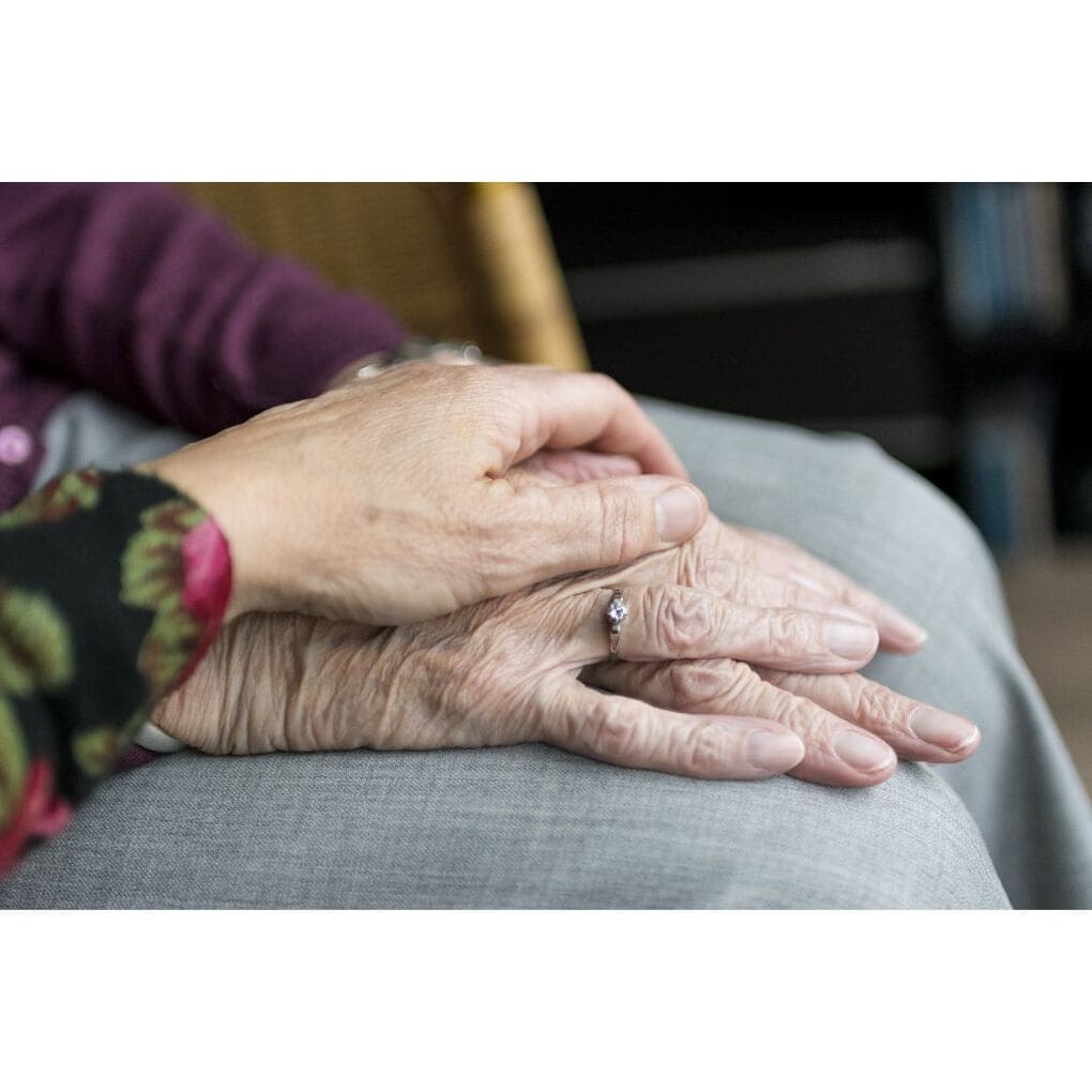 Social advantages of senior living in Ecuador for United States